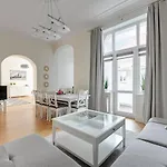 Palermo - Spacious Family 200 M From By Lion *
