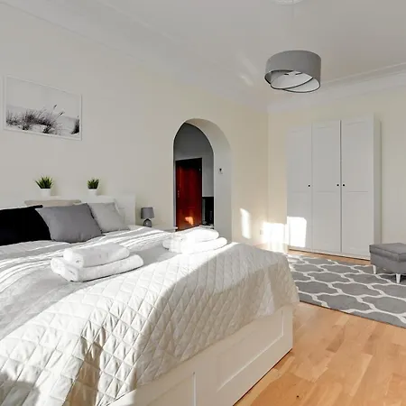 Apartament Palermo - Spacious Family 200 M From By Lion Sopot