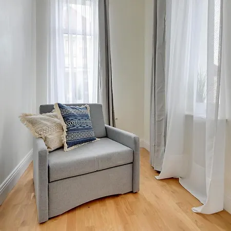 Palermo - Spacious Family 200 M From By Lion *